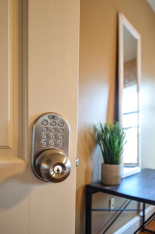 Private Bedrooms Long Term Stays โพรวิเดนซ์ ภายนอก รูปภาพ